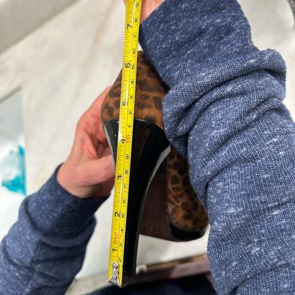 Stuart Weitzman Animal Print Heels - Brandy Suede Leo - Picture 3 of 7